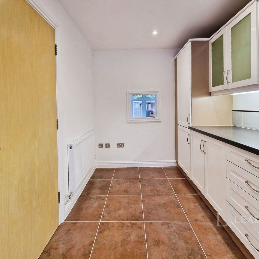 3 bedroom house to rent Brookwood Avenue, Eastleigh, SO50 - Photo 1