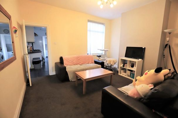 3 bedroom terraced house to rent - Photo 1