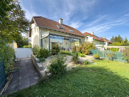 Wohnen mit Wohlfühlfaktor – Doppelhaushälfte mit Wintergarten, Pool & Garten in Ebreichsdorf - Photo 2