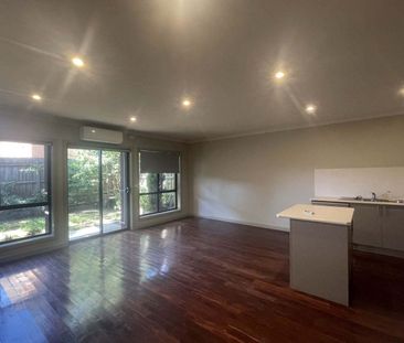 Spacious Ground-Floor Apartment in Prime Central Location - Photo 6