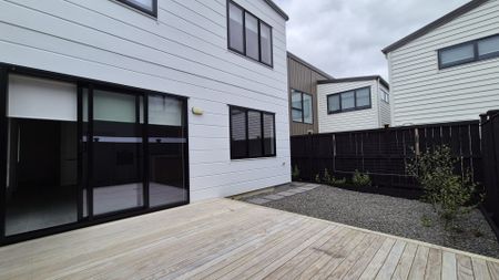 4 Bedrooms, Sunnyhills - Photo 3