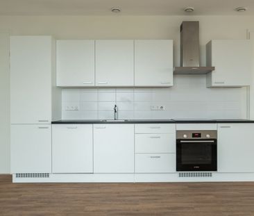 Appartement te huur: Julianaplein 103 1097 DN Amsterdam - Photo 2