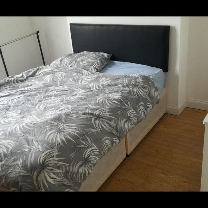 1 bedroom in a house share to rent - Photo 1