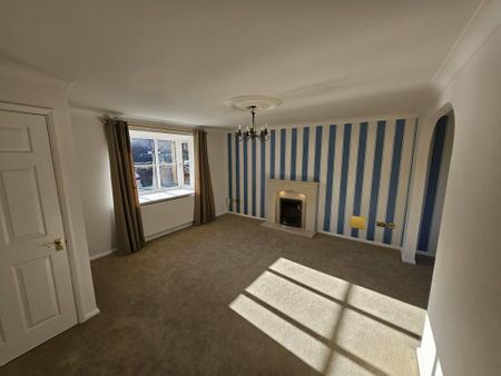 3 bedroom detached house to rent - Photo 4