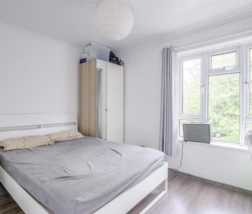 4 bedroom semi-detached house to rent - Photo 2