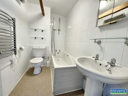 2 bedroom coach house to rent - Photo 5
