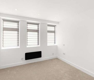 London Road, Sittingbourne, Kent, ME10 - Photo 4