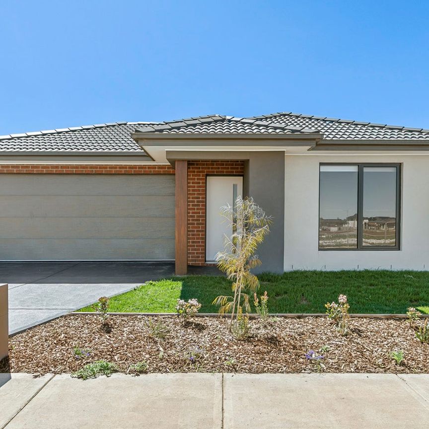 TWO brand new properties available now for lease - introducing 16 and 18 Leger Street Manor Lakes. - Photo 1