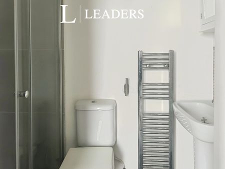 6 bedroom house to rent Sutton Road, SS2 - Photo 5