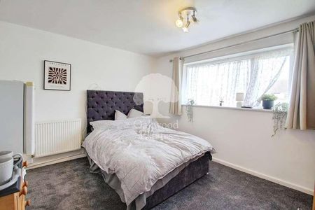 Laurels Road, Iver Heath, SL0 - Photo 3