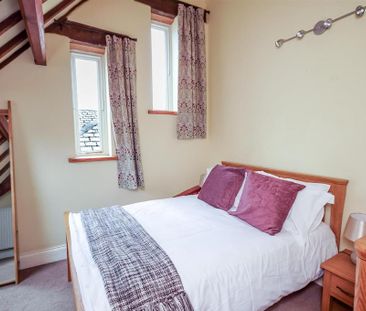 3 bedroom flat to rent - Photo 6