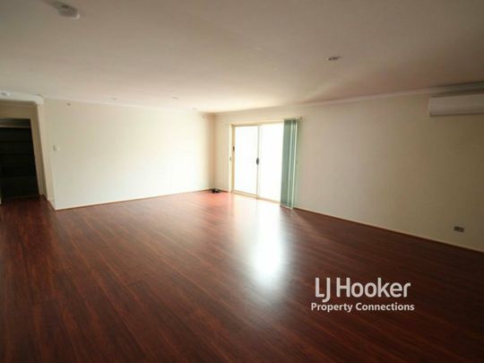 BEAUTFUL FAMILY HOME IN A PRIME LOCATION! - Photo 1