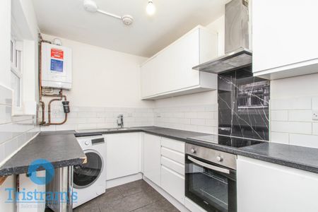 5 bed Apartment for Rent - Photo 2