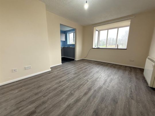 Valley Road, Nuneaton - Photo 1