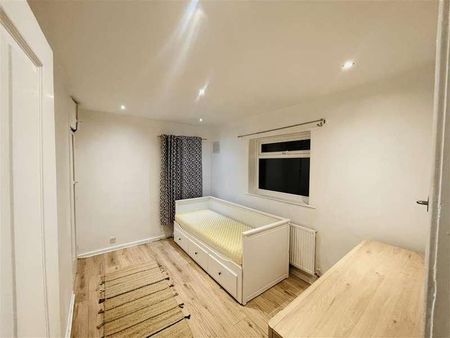 Barchester Avenue, Bolton, BL2 - Photo 2