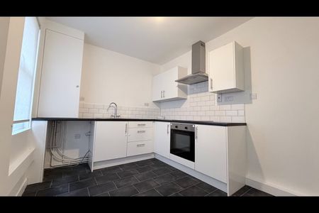 3 Bed Terraced House, Suburban Road, L6 - Photo 4