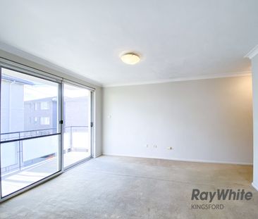 Modern Two Bedroom Security Apartment - Photo 2