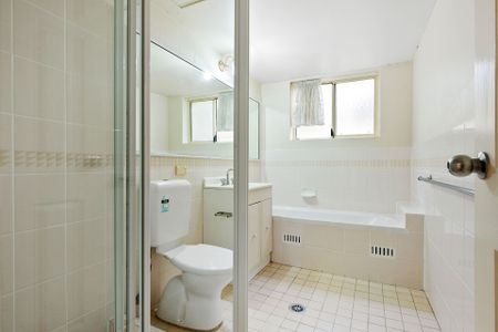 Convenient and Spacious Unit - Photo 2