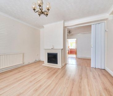 3 bedroom terraced house to rent - Photo 4