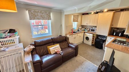 Crown Gardens, Burnham-On-Sea - Photo 3