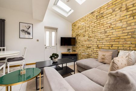 2 bedroom ground floor flat to rent - Photo 2