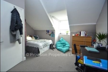 6 Bed Student Houses in Woodhouse - Photo 4