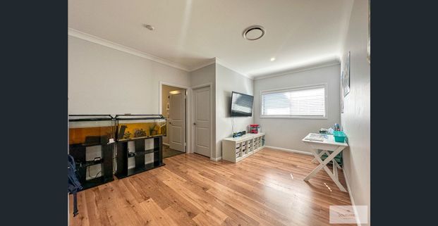 Large Modern Family Home in Popular Area - Photo 1