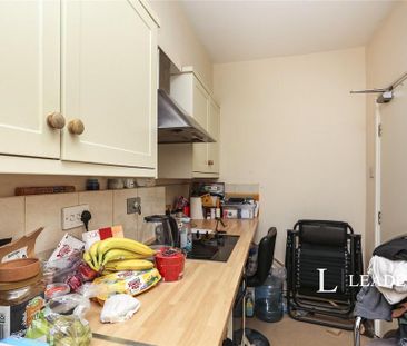 Studio to rent - Photo 5