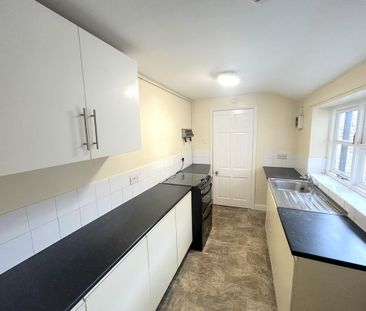 2 bedroom terraced house to rent - Photo 1
