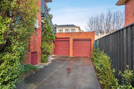 1/15 Corsewall Close, Hawthorn VIC 3122 - Photo 3