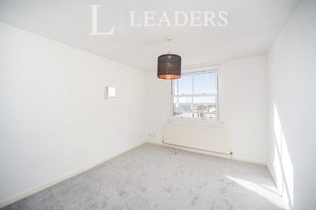 2 bedroom apartment to rent Clarendon Place, Brighton, East Sussex, BN2 - Photo 3