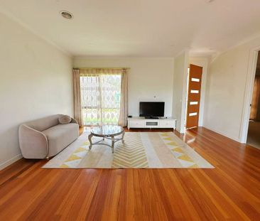 Fully Furnished 3-Bedroom Townhouse in Carnegie - Photo 6
