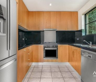 The Perfect Three Bedroom Townhouse - Photo 2