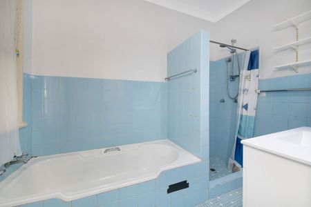 Charming Two-Bedroom House - Photo 3