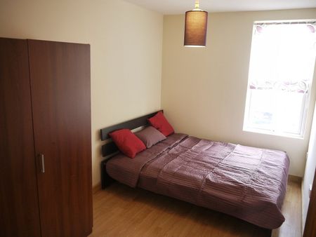3 Bed Flat, Barking Road, E13 - Photo 3