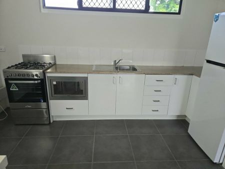 INNER CITY LIVING !!! - Photo 3