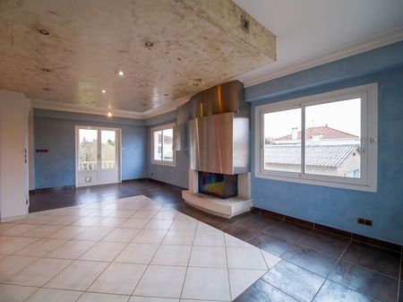 Location Appartement 5 pièces 164m² - Photo 2