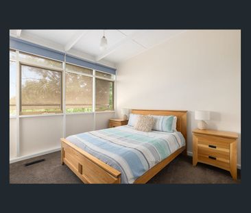 Hello…. Is it me you're looking for - Photo 2