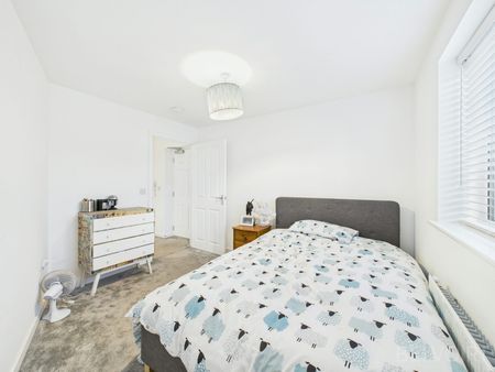 Flat to rent on - Photo 5
