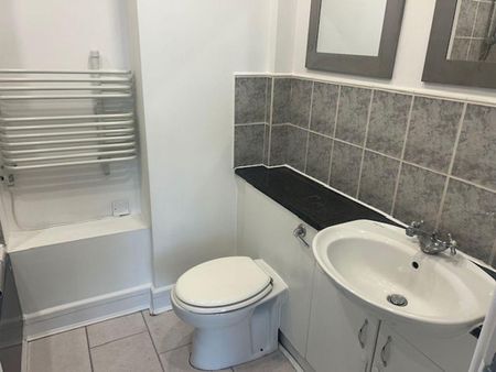 2 bedroom apartment to rent - Photo 2