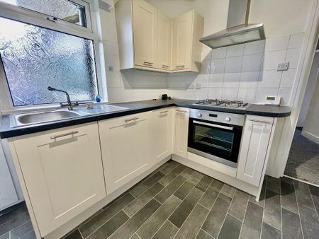 2 bedroom flat to rent - Photo 5