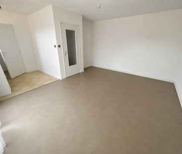 Location Appartement 1 pièce 37m² CALAIS 62100 - Photo 3