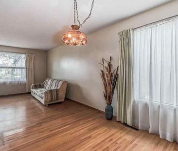 4811 Memorial Drive East, Calgary - Photo 2