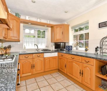 3 bedroom detached bungalow to rent - Photo 6