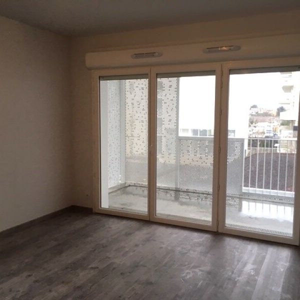 Location Appartement 3 pièces 63m² CENON 33150 - Photo 1
