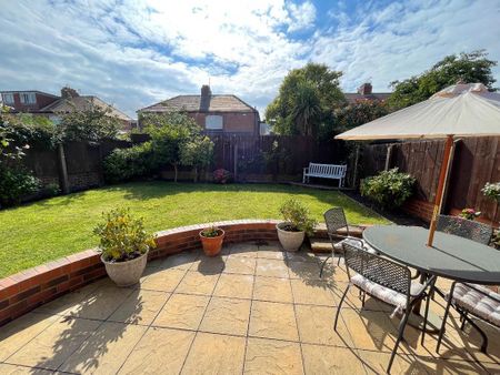 3 bedroom semi-detached house to rent - Photo 2