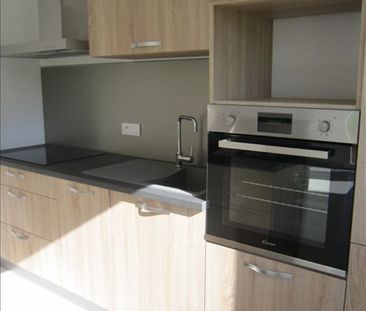 Location Appartement 4 pièces 77m² POUILLEY LES VIGNES 25115 - Photo 1
