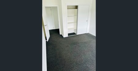 Fully Refurbished Family Home in Central Location - Photo 2