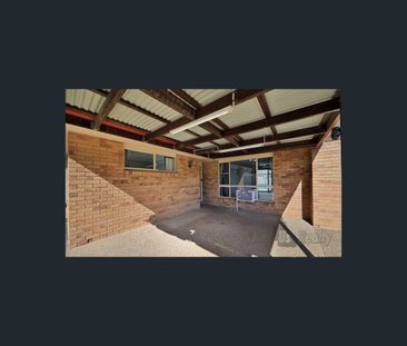 24A Dunn Road, Avenell Heights, Qld 4670 - Photo 4