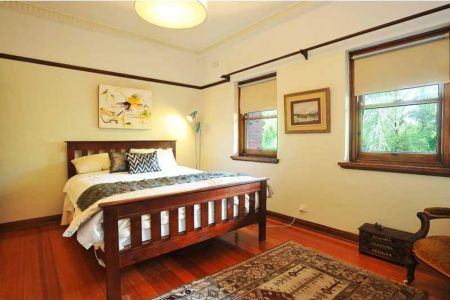 A stairway to Art Deco heaven - Photo 2